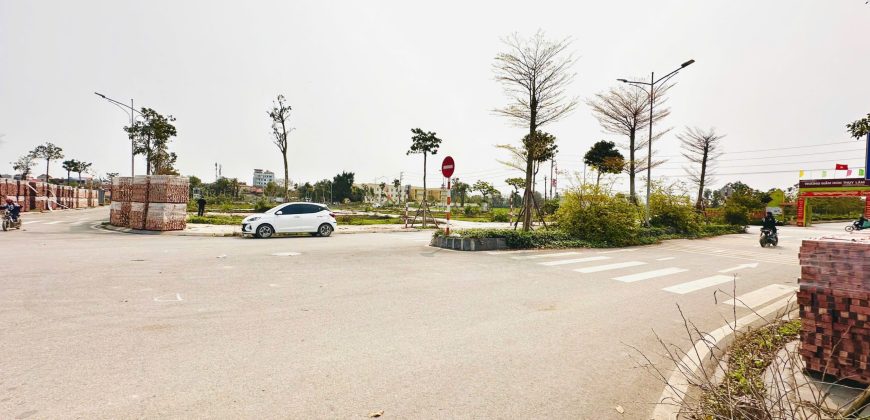 Bán Đấu Giá Thuỵ Lâm, Đông Anh áp góc view vườn hoa cạnh đường đôi.