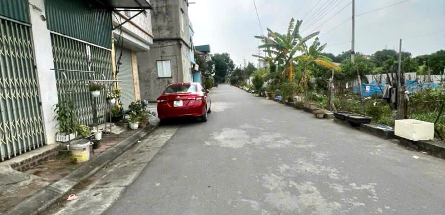 Bán 192m2 mặt tiền 11,15m tại Thôn Trung thôn, Xã Đông hội ( Trục bìa kinh doanh)